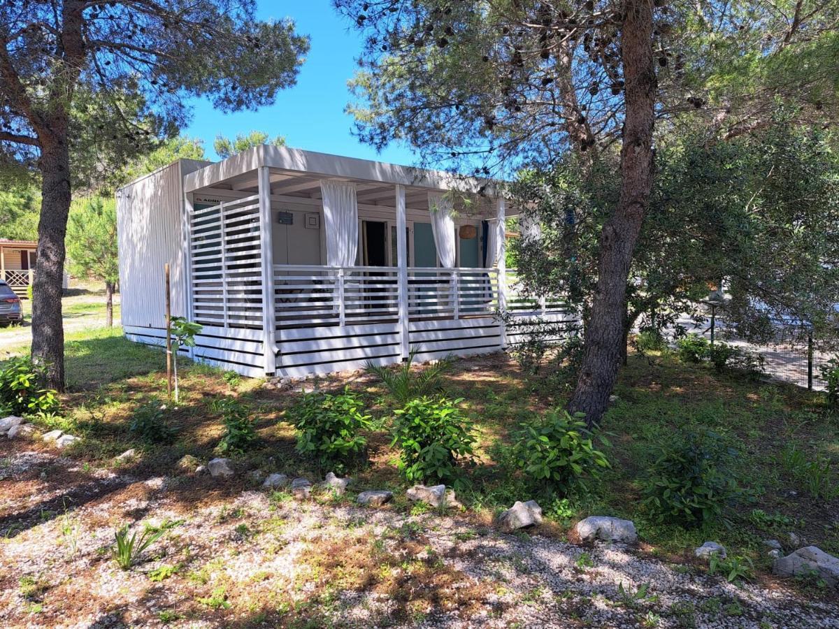 LunaSky Mobile Home Murter Jezera Exterior foto